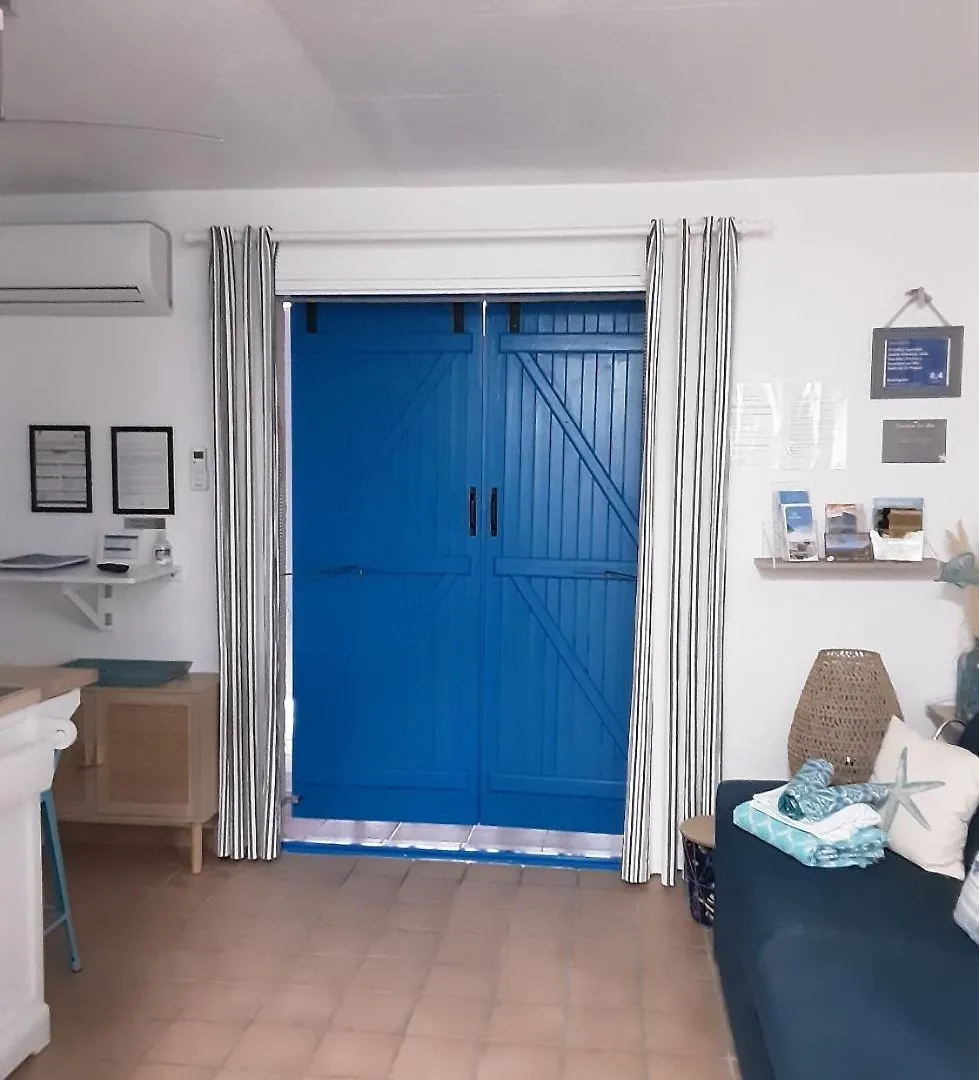 TI SABLE Agréable studio cabine climatisé, Jolie Vue Mer, Piscine à Cavalaire sur Mer Appartement
