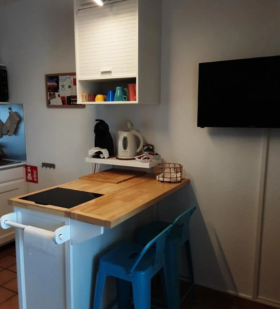 Appartement TI SABLE Agréable studio cabine climatisé, Jolie Vue Mer, Piscine à Cavalaire sur Mer